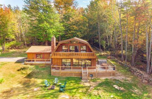 Wilmington House | ADK Whiteface Chalet with Hot Tub, Dog Friendly!