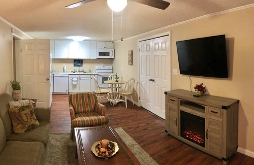 Cleveland Apartment | Adkisson Villa ★NEWLY REDONE★ Best Location! 2 MIN >I75, Arcade table PACMAN