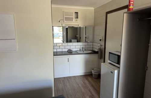 Portland Hotel | Admella Motel
