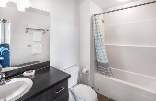 Bremerton House | Admiral Condo #201
