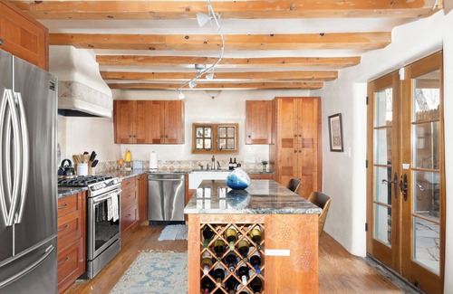 Historic Eastside House | Adobe Alegre - Walk to Canyon Rd