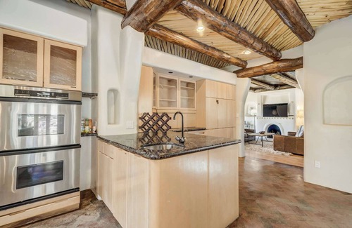 Broadmoor House | Adobe del Sur! Architectural Gem Near Broadmoor