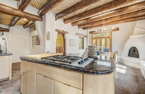 Broadmoor House | Adobe del Sur! Architectural Gem Near Broadmoor