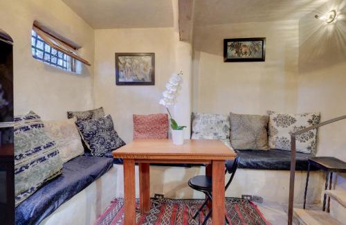Northeast Santa Fe Apartment | Adobe Studio 2 Blocks to Dtwn Santa Fe Plaza!