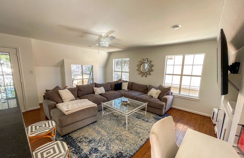 Knox - Henderson House | Adorable 1 bedroom guest house with large deck - WALK TO LOWER GREENVILLE