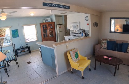 Nettles Island House | Adorable 1 bedroom 1 bath beach bungalow