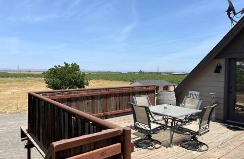 Peters House | Adorable 1 Bedroom with pool, and Horse Arena