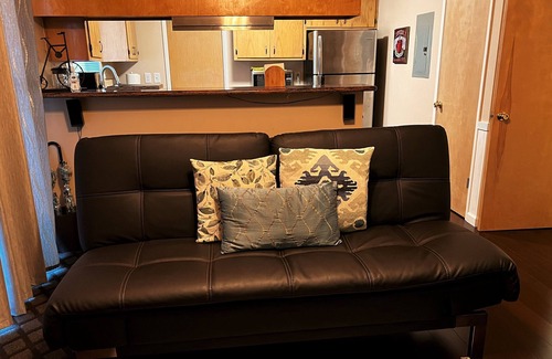 Alameda Apartment | Adorable 1 BR&BA Corp. Apt. near downtown Alameda