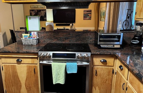 Alameda Apartment | Adorable 1 BR&BA Corp. Apt. near downtown Alameda