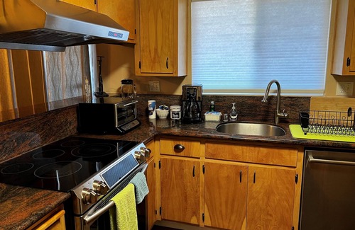 Alameda Apartment | Adorable 1 BR&BA Corp. Apt. near downtown Alameda
