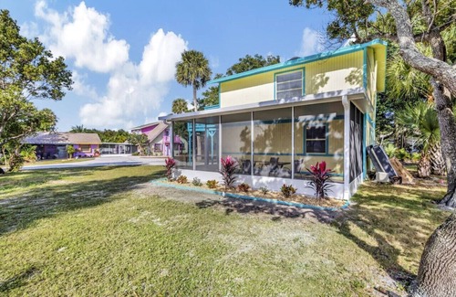 Fort Pierce House | Adorable 1 BR carriage house!