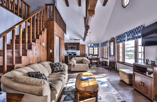 Three Lakes Cabin | Adorable 2 bedroom Cabin on Butternut Lake