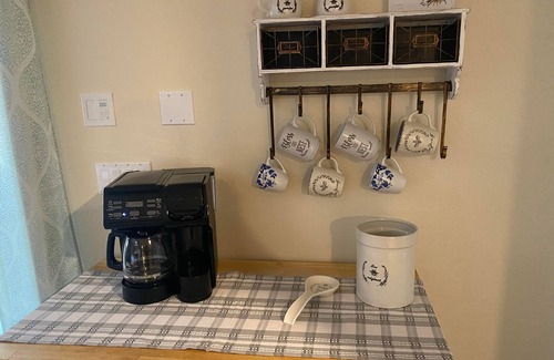 Kingman Apartment | Adorable 2 BR downstairs apartment