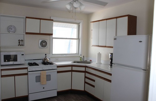 Margate City House | Adorable 3 BR 1BA 2 blocks from the beach and boardwalk