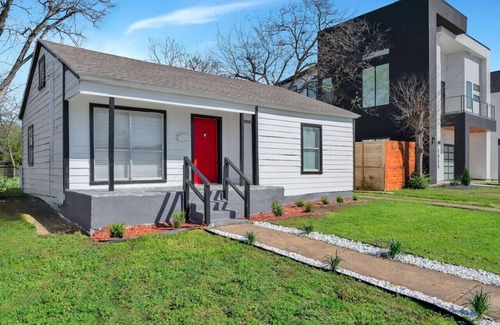Dallas House | Adorable 3 BR Home 4 min from Dallas Lovefield Airport