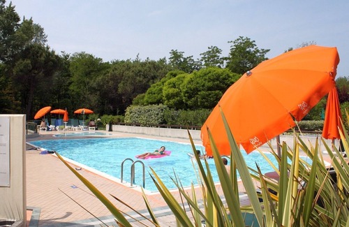 Bibione Apartment | Adorable 3 room flat with private patio in Bibione Pineda