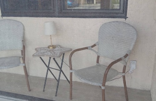 Cypress Lake Condo | Adorable and Affordable Vacation Rental n1 Bedroom/1 bathroom