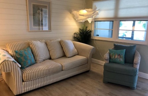 Cypress Lake Condo | Adorable and Affordable Vacation Rental n1 Bedroom/1 bathroom