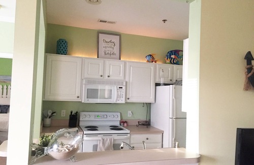 Rehoboth Beach Condo | ADORABLE and COZY 2/2 condo East of Rt.1. 3 miles from downtown!