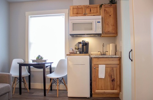 McMinnville Apartment | ADORABLE APARTMENT ON 3RD ST. DOWNTOWN MCMINNVILLE