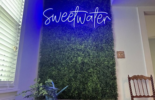 Sweetwater Apartment | Adorable balcony apartment. Walk to shops and restaurants.
