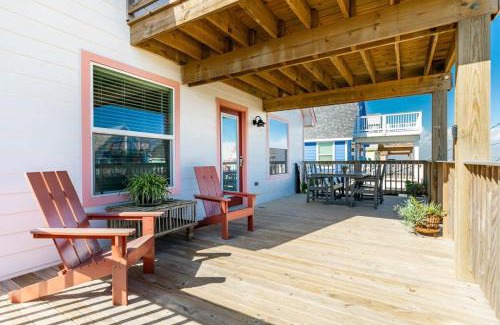 Surfside Beach House | Adorable Beach A-Frame 2 Decks & Water Views