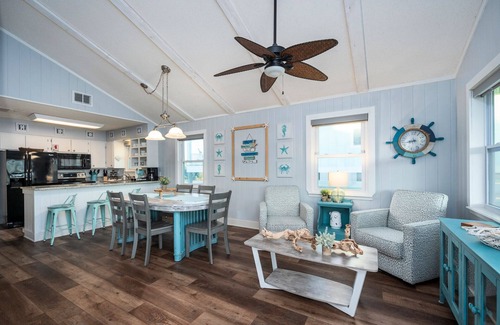 Gulf Shores Cottage | Adorable Beach Bungalow ONE BLOCK from the Gulf HEATED Pool available Oct-May!