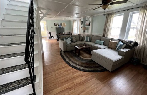 Bayville House | Adorable beach getaway