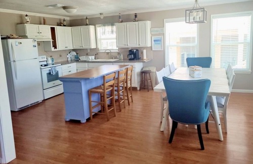 Port Bolivar House | Adorable Beach house-2min walk to Beach!🏝