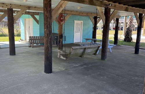 Port Bolivar House | Adorable Beach house-2min walk to Beach!🏝