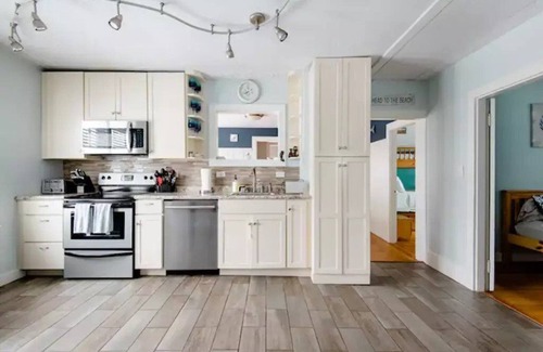 Scarborough House | Adorable Beach House Across the Street From Beach!