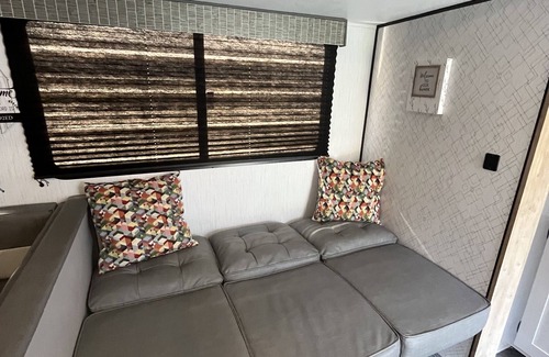 Naples House | Adorable Brand New 36ft Camper w/Pool on 1.5 acres