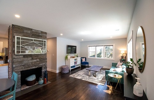 Druid Hills House | Adorable bungalow 1 mile from downtown Hendersonville!