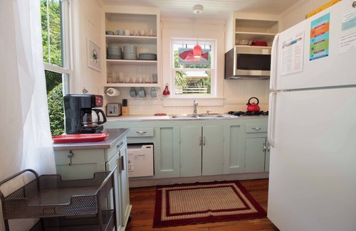 Folly Beach House | Adorable Classic 2 BR Cottage~ Cooper Cottage