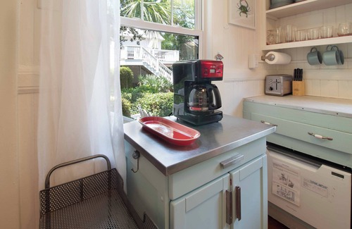 Folly Beach House | Adorable Classic 2 BR Cottage~ Cooper Cottage