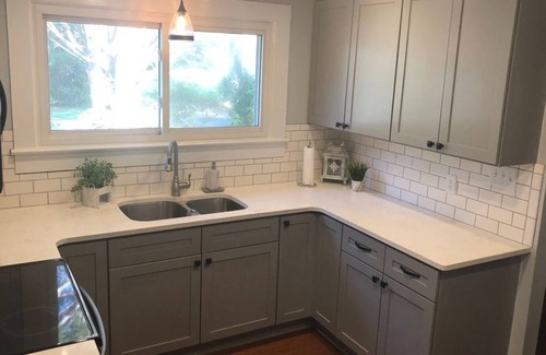Belmont House | Adorable Cottage in Belmont