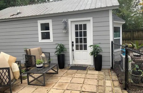 Aiken Cottage | Adorable Cottage in Downtown Aiken