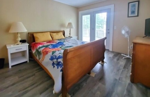 Union Hall House | Adorable cottage with Wifi, Firepit, large dock, flat lot - Tranquility Cove