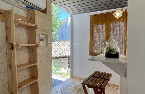 Cagnes-sur-Mer House | Adorable detached outbuilding with spa area at extra cost
