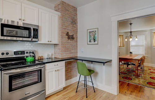 Downtown Colorado Springs House | ADORABLE DOWNTOWN COTTAGE With HOT TUB
