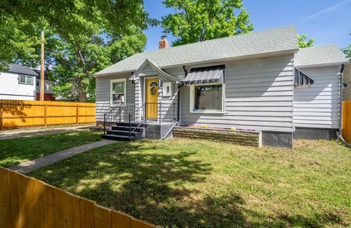 Loveland Ski Chalet | Adorable Downtown Loveland Chalet