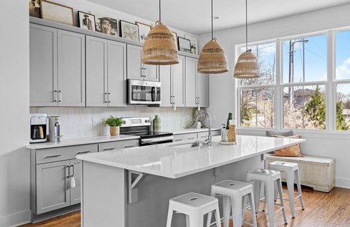 Nashville House | Adorable East Nashville - Quick access to downtown! 2 bed/2.5 Bath