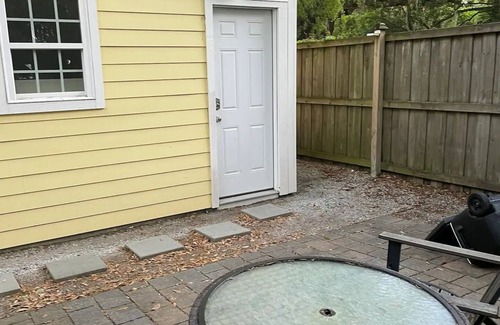 Scanlonville House | Adorable guest house with private backyard in Mount Pleasantnn