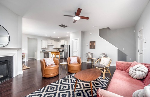 Durham House | Adorable home in fantastic location near restaurants and Duke!