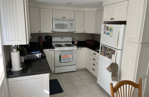 Centerville House | Adorable Home Seconds From Lake Wequaquet!