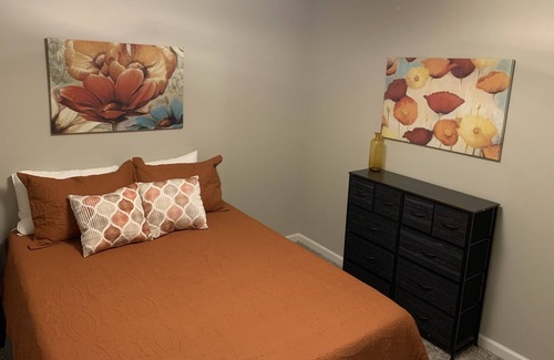 Red Bank House | Adorable house in quiet neighborhood - 7 minutes from downtown!