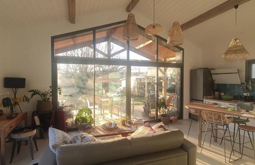Sanguinet Cottage | Adorable lodge 800 metres from the lake
