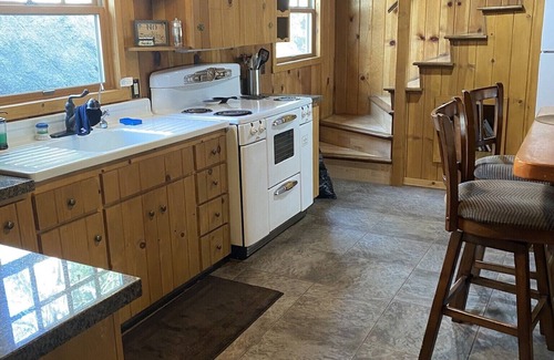 Shaver Lake Cabin | Adorable Mountain Getaway