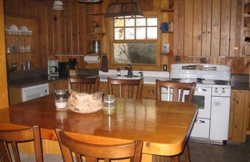 Shaver Lake Cabin | Adorable Mountain Getaway