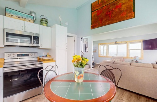 Port Orford House | Adorable, nautical-themed home w/a private hot tub & ocean views